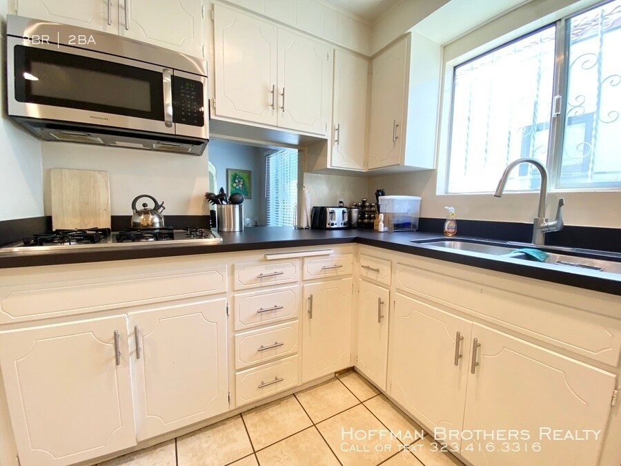 Foto principal - 613 N La Jolla Ave