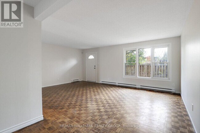 Building Photo - 920 Dynes Rd