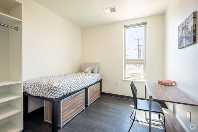 4BR, 2BA - 1012SF - The Reserve Student Apartments at UWSP