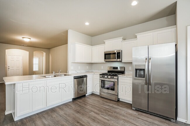 Building Photo - 7422 E 157th Pl S