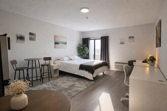 Building Photo - 2360 Princess St