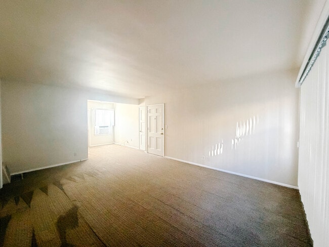 Building Photo - 1604 Larch St