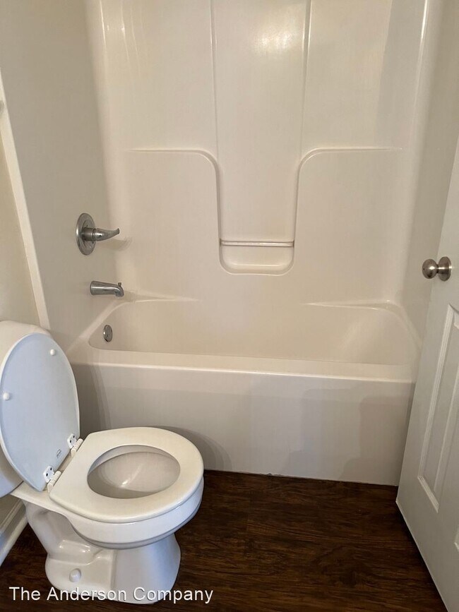 Foto del edificio - 3 br, 2 bath House - 225 Glade Ln.