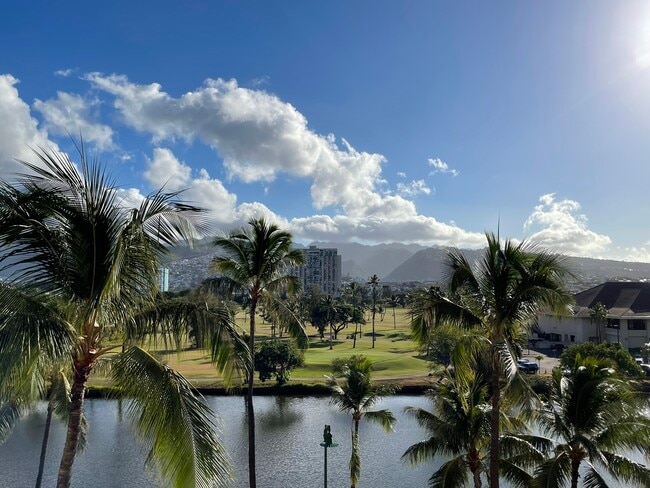 View - 320 Liliuokalani Ave