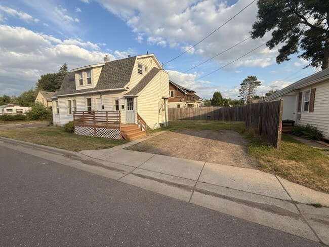Building Photo - 340 6th St