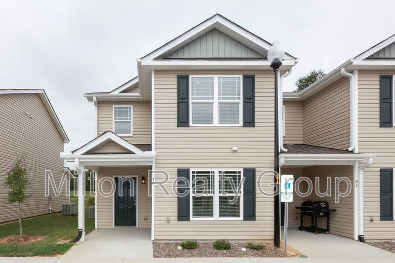 Foto principal - 83 River Stancil Dr