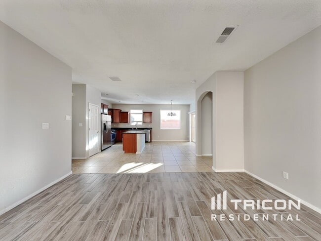 Building Photo - 11628 Thistledown Rd SE