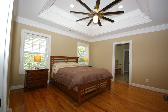 Photo - 865 Virginia Cir NE House