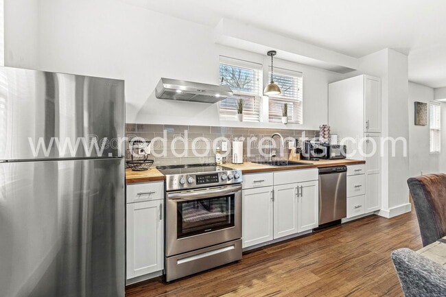 Photo - 1619 N Tacoma Ave House