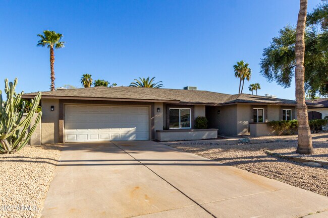 Building Photo - 5430 E Terry Dr