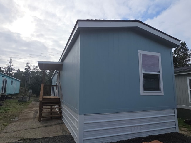 Building Photo - 87675 US-101