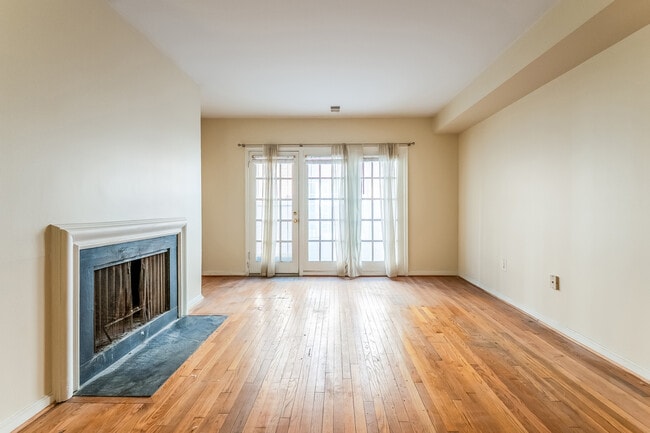 Building Photo - 1839 Biltmore St NW