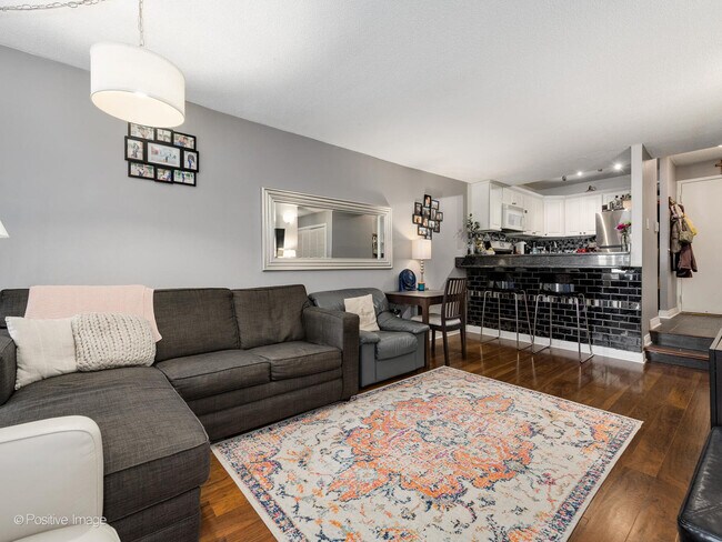 Building Photo - 230 E Ontario St