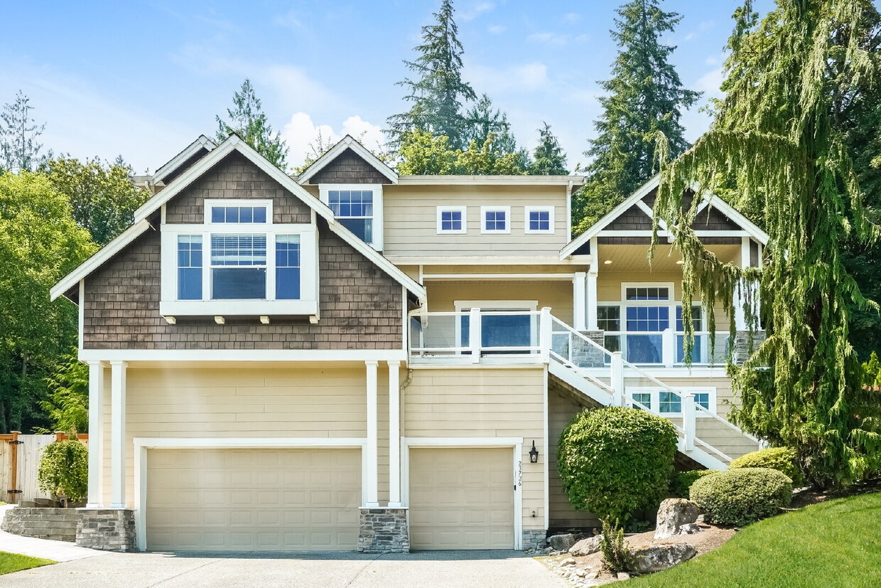 Echo Falls Executive Retreat | Hot Tub | Detached Office | Landscaping Included- AVAILABLE NOW FO... - Echo Falls Executive Retreat | Hot Tub | Detached Office | Landscaping Included- AVAILABLE NOW FO...