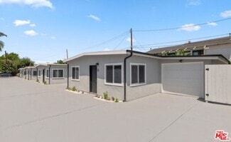 Building Photo - 2658 Santa Ana Ave