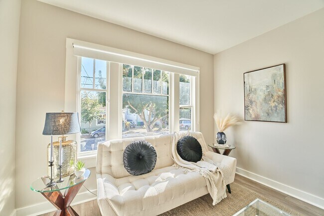 Building Photo - 1215 Eagle Ave #A - 2+ bedroom | 1 bath | ...