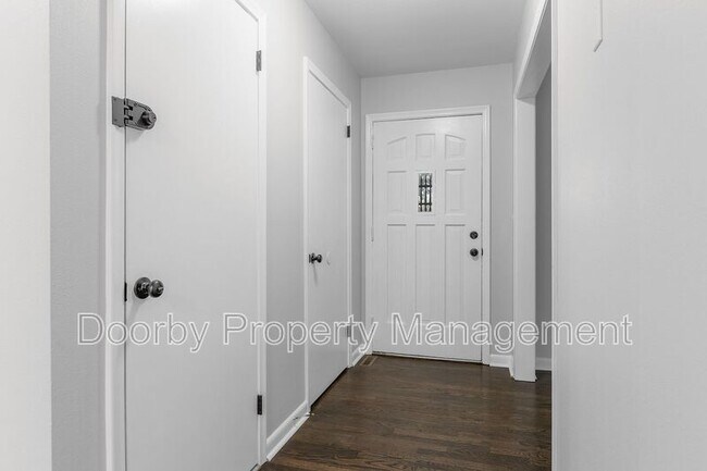 Foto del edificio - 1945 Barrett Dr