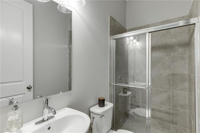 Foto del edificio - 3905 Danube Ln