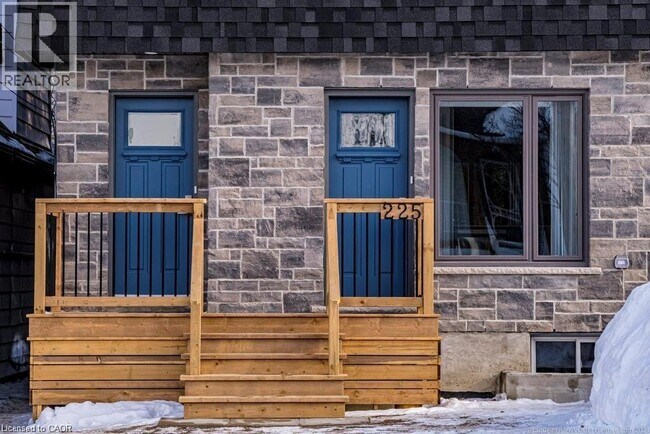 Photo du bâtiment - 225 E 24th St