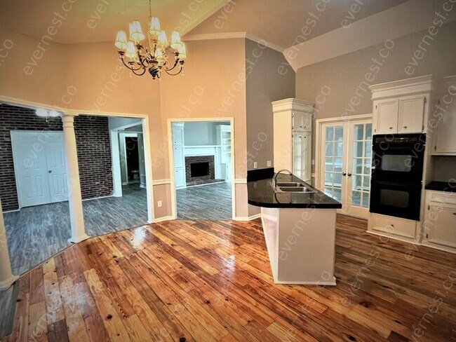 Building Photo - 310 Autumn Crest Dr