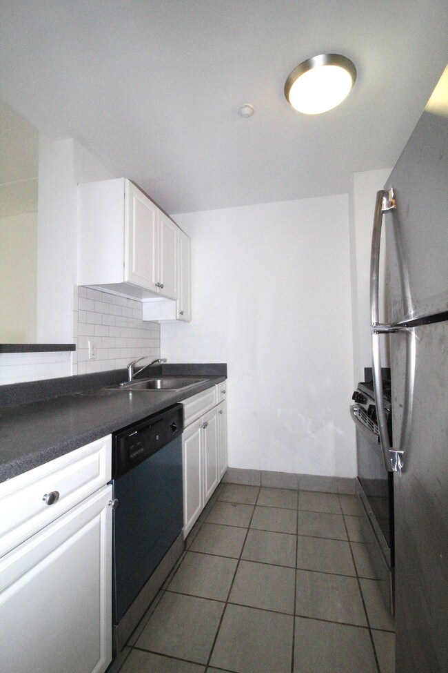 Foto del edificio - 304 W 117th St