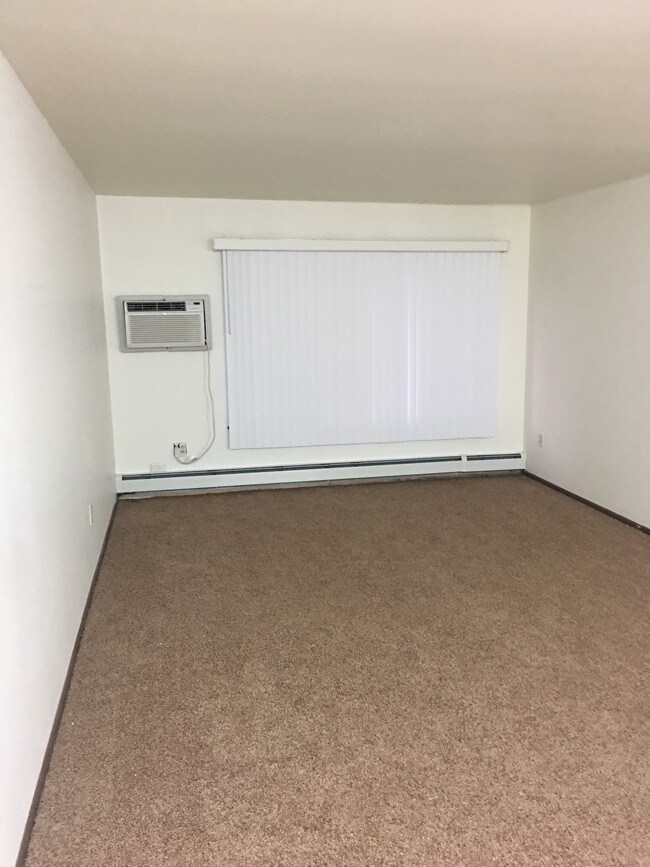 Foto del edificio - 6945-6951 TA Investments, LLC #1