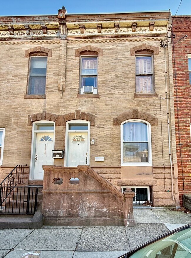 Building Photo - SPACIOUS & MODERN 3 BED/2.5 BA HOUSE w/ AC-Inlaid HARDWOOD Flooring-WASHER/DRYER & Rear PATIO in ...