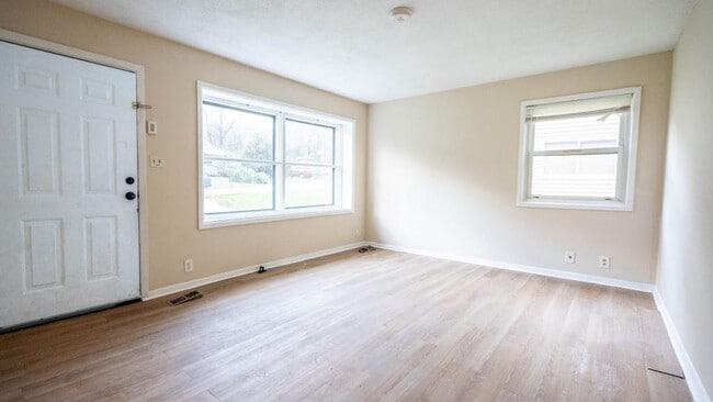 Photo - 801 Biddle St House