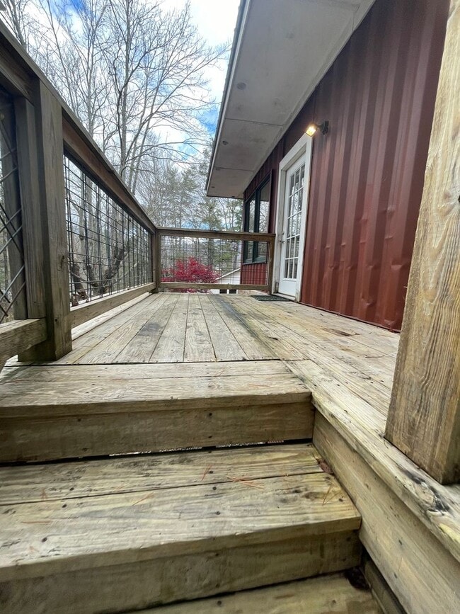 Building Photo - 289 Hill St