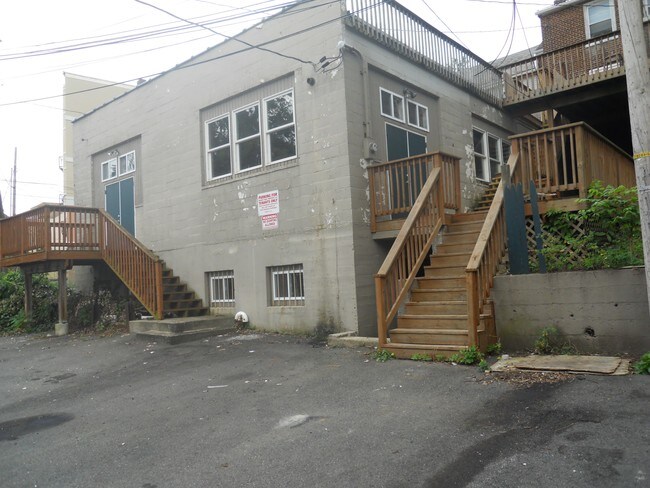 Foto del edificio - 631-635 Walnut Ave