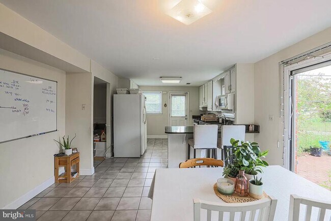 Foto del edificio - 6820 Cherokee Dr