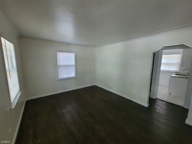 Building Photo - 3 br, 1 bath House - 18490 Faust Ave