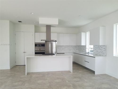 Building Photo - 7454 Northwest 99th Place