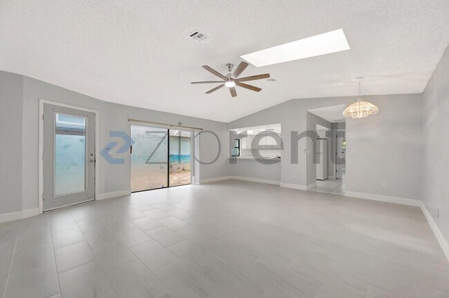 Building Photo - Unit 1420