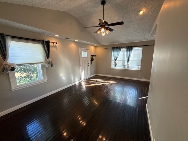 Building Photo - 1003 Morgan Dr