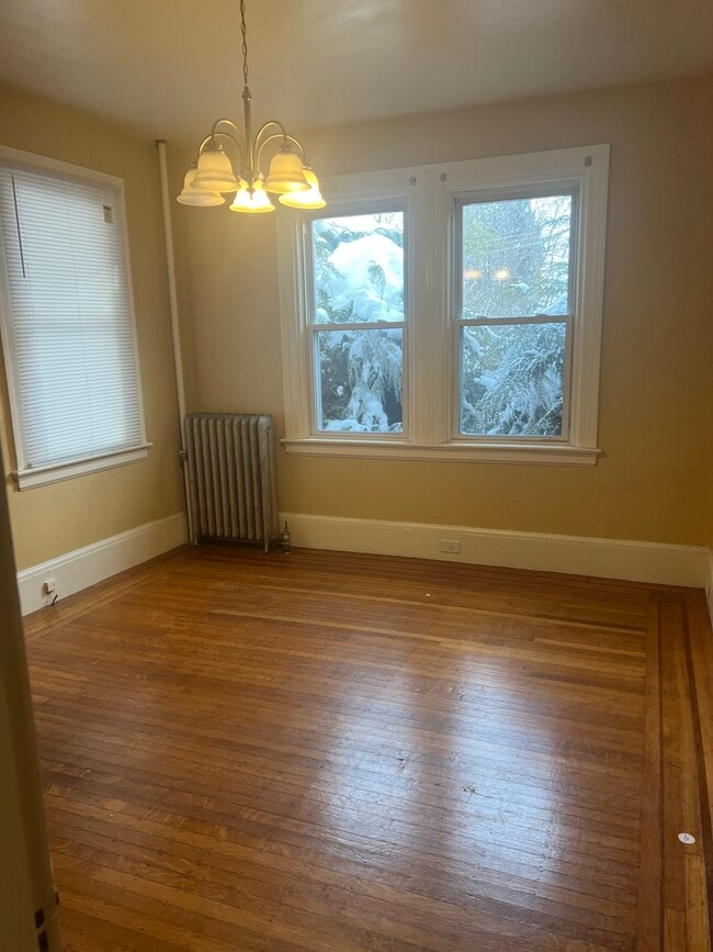 Building Photo - 415 Blackstone St