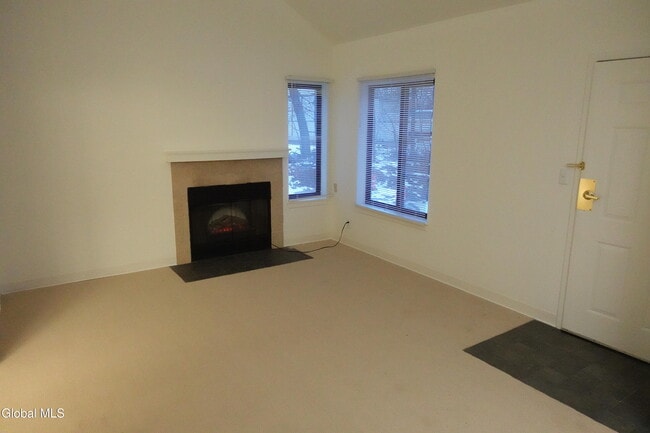 Building Photo - 14 Residence Inn Dr