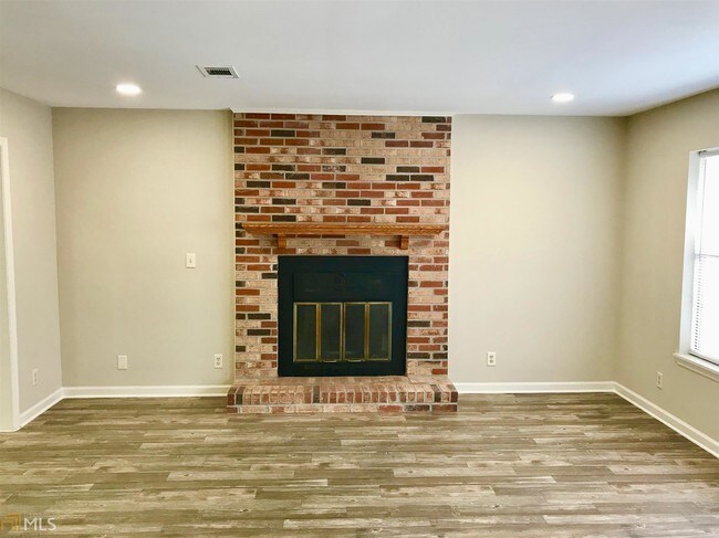 Building Photo - 1095 Boone Ave