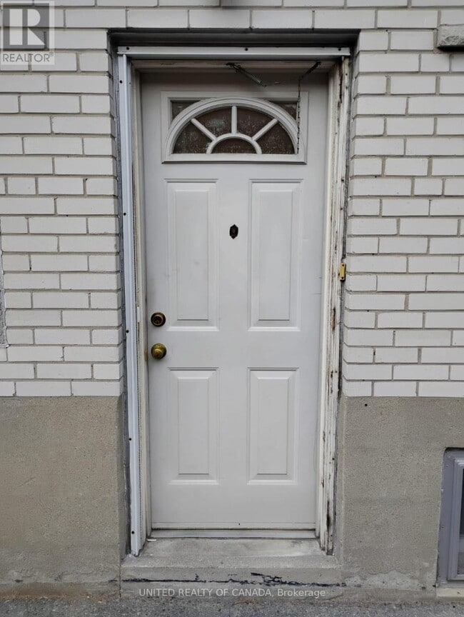 Building Photo - 37 Madawaska Ave