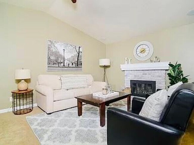 Foto del edificio - 3 Bedroom Single Family Home in Rancho Cor...