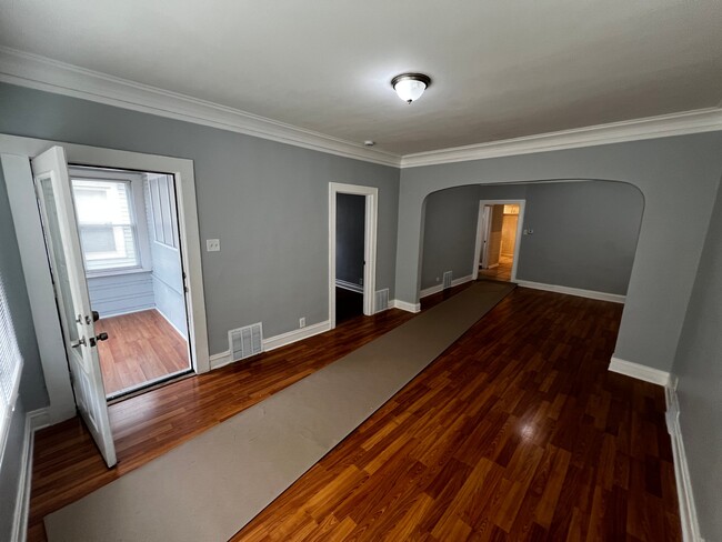 Building Photo - 346 W 113th St
