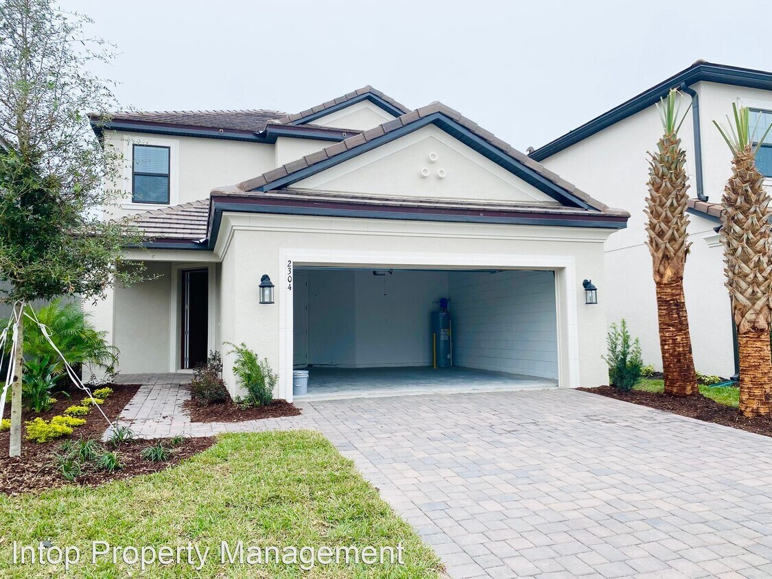 4 br, 3.5 bath House 2304 Kestrel Perch House Rental in Aloma