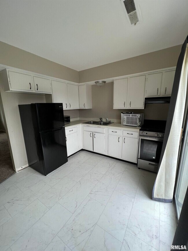 Foto del edificio - 3623 N Sterling Ave