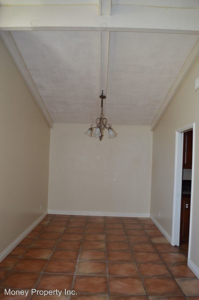 Building Photo - 4 br, 2 bath Apartment - 679 Rivera Street