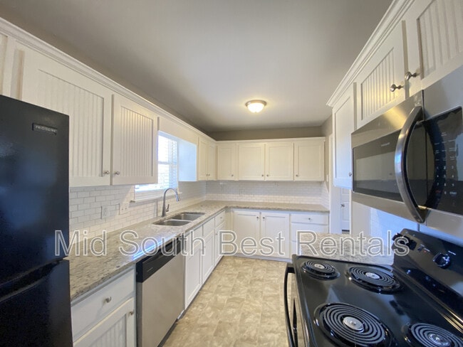 Building Photo - 700 Sorrells Dr