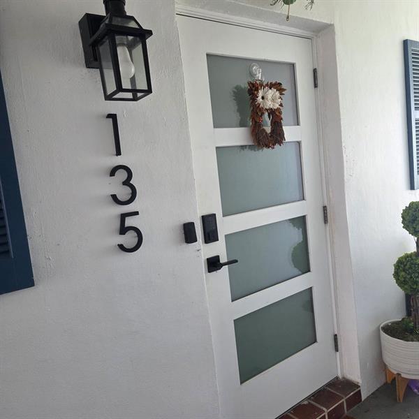 Building Photo - 300 SW Golfview Terrace