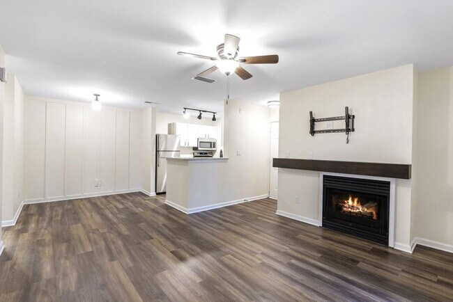 Foto del edificio - 528 Granville Ct