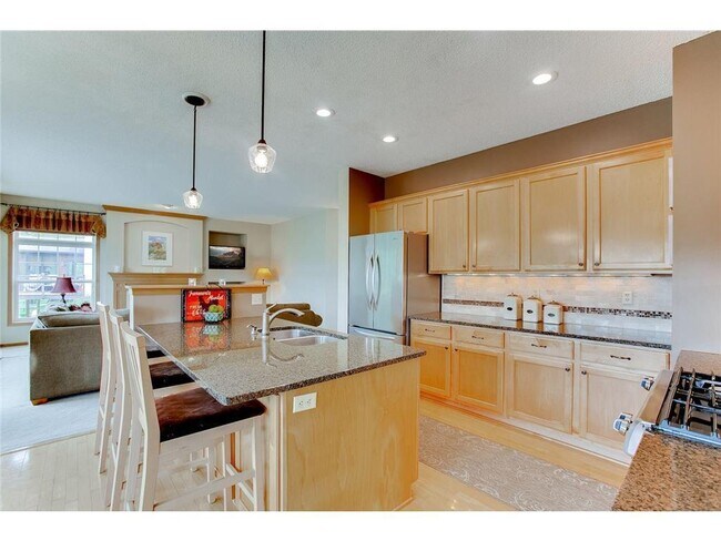Foto del edificio - 730 Tilia Ln