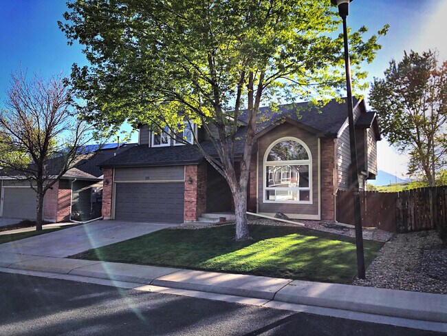 Foto del edificio - 121 Cherrywood Ln