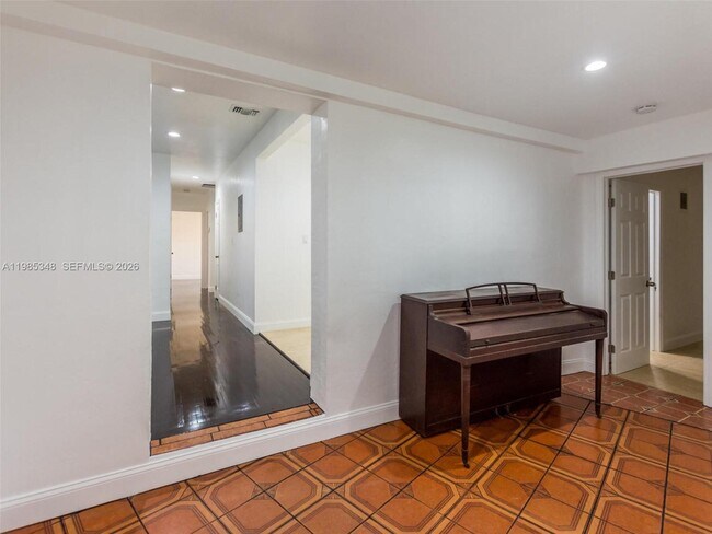 Foto del edificio - 6300 NW 41st St